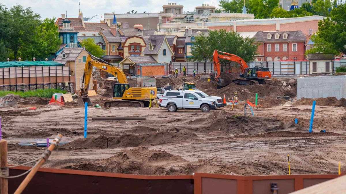 Current construction progress at Piston Peak