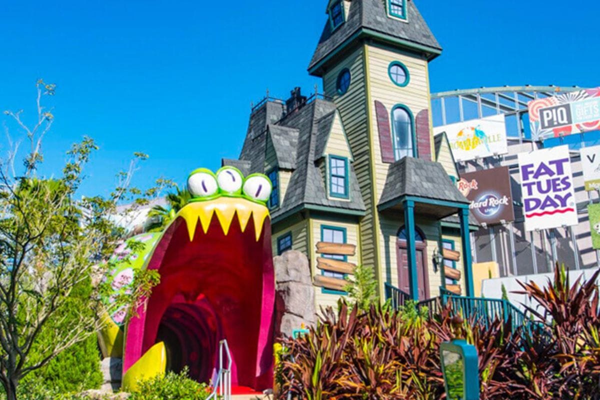 Hollywood Drive-in Golf mini-golf course at Universal CityWalk Orlando