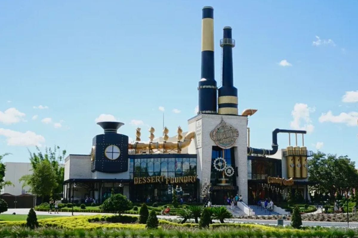The Toothsome Chocolate Emporium and Savory Feast Kitchen at Universal CityWalk Orlando
