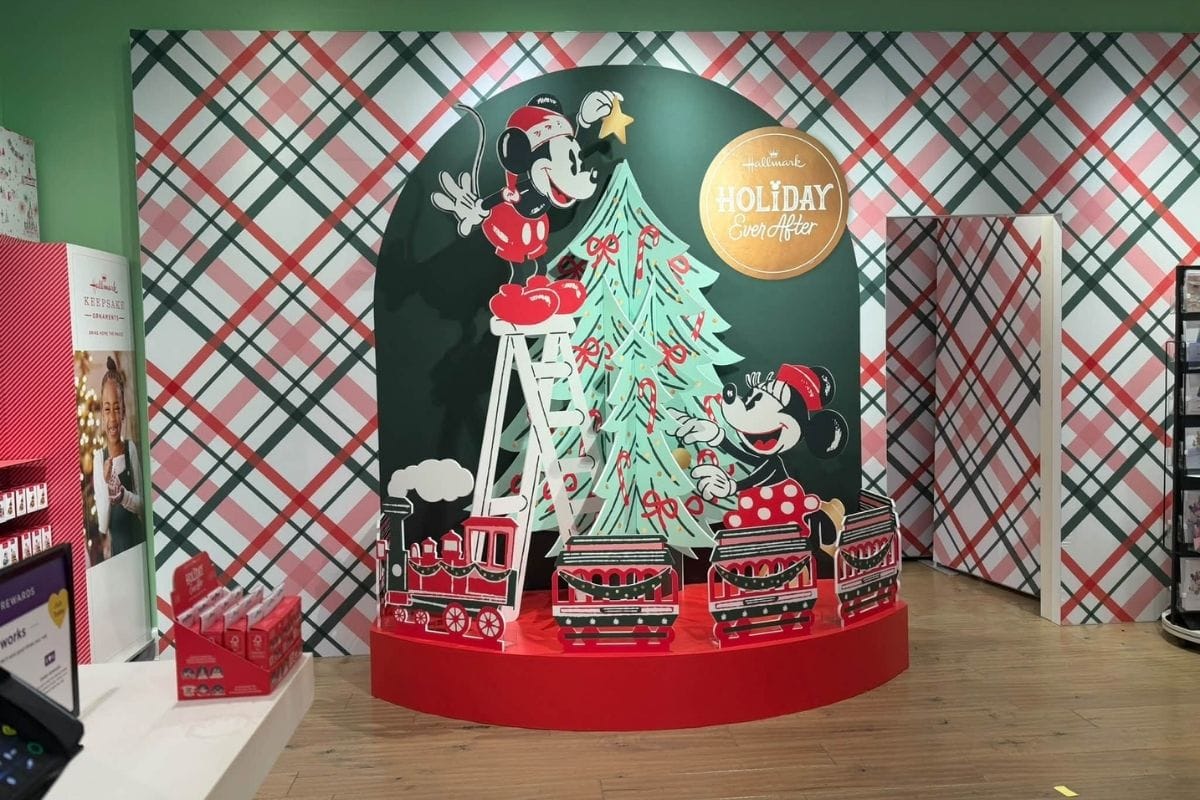 Trimming the Tree musical 3D motion Christmas card displayed out of packaging