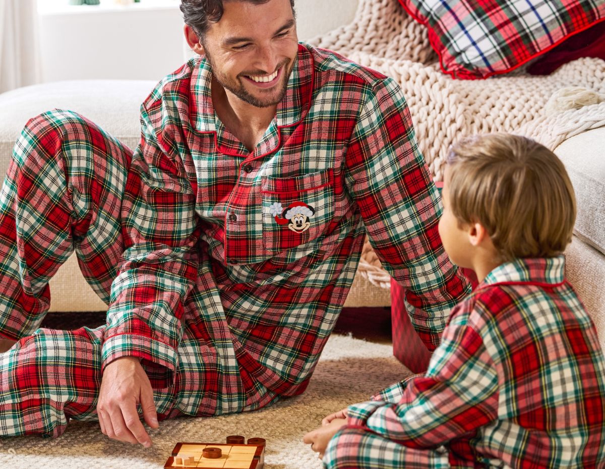 Close up view of the Santa Mickey Mouse and Minnie Mouse Plaid Holiday Sleep Sets design