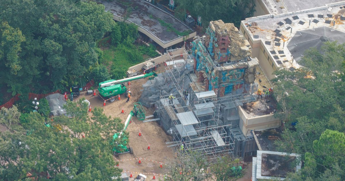 The stepped Maya pyramid structure installed at Indiana Jones and the Myth of the Jade Serpent